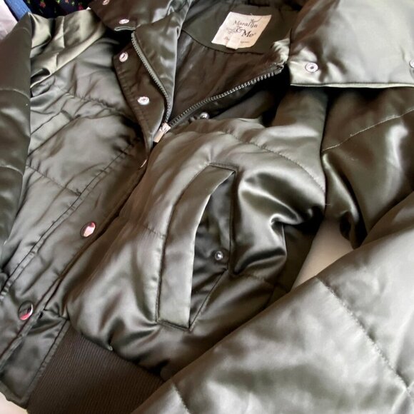 Maralyn & Me Cropped Puffer‎ Bomber Jacket Shiny Olive Sz S Silky Soft Cozy - Picture 6 of 11
